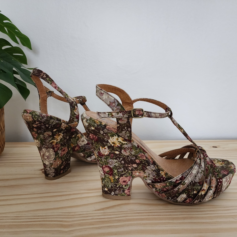 Floral Platform Sandals - Picture 2 of 2